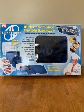 Smartware 16-Piece Non-Stick Flexible Bakeware Set - Blue
